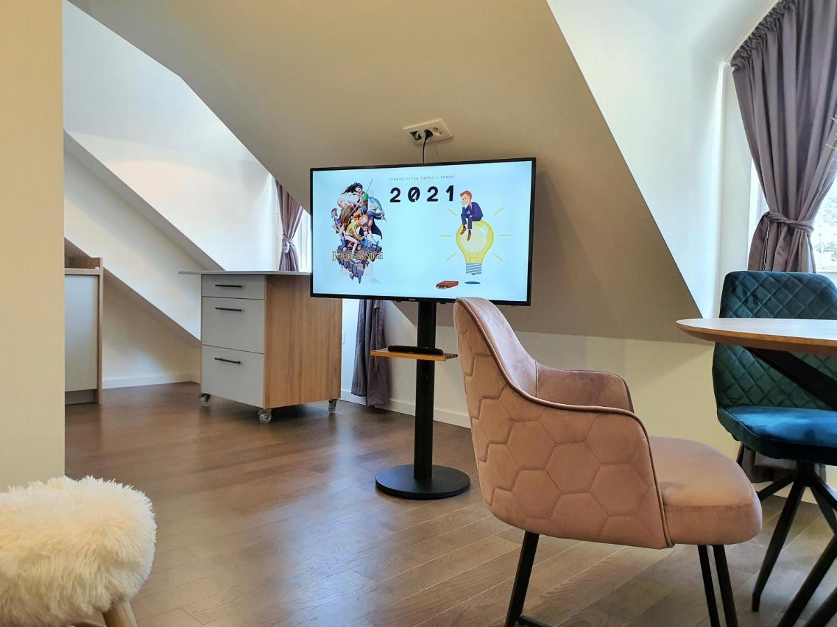 Downtown Apartment ツェティニェ エクステリア 写真